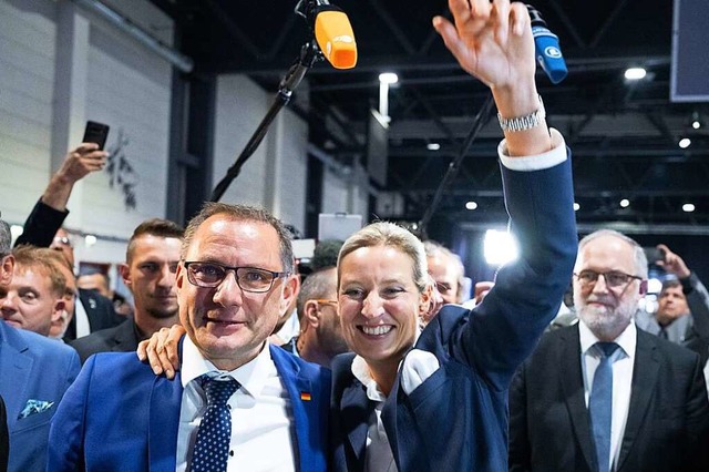 Das neue Fhrungsduo: Tino Chrupalla und Alice Weidel.  | Foto: Sebastian Kahnert (dpa)