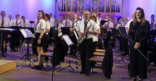 Der Musikverein Fahrnau unter Leitung ...hopfheim ber starken Beifall freuen.   | Foto: Roswitha Frey