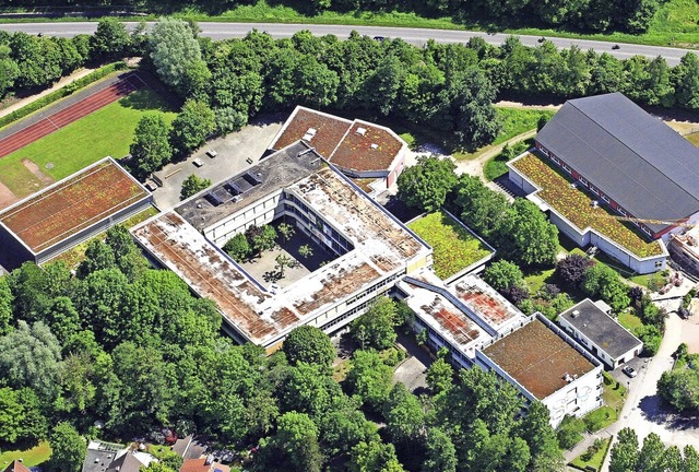 Das Theodor-Heuss-Gymnasium mit der ne...lastete Schlierbachstrae erschlossen.  | Foto: Erich Meyer