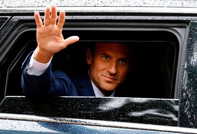 Emmanuel Macron (hier nach seiner Stim...leingang  &#8211; damit ist es vorbei.  | Foto: LUDOVIC MARIN (AFP)