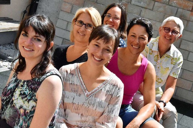 Sechs der zehn Frauen, die zum Team de...tephanie Lais-Maier und Monika Mareis.  | Foto: Kathrin Ganter