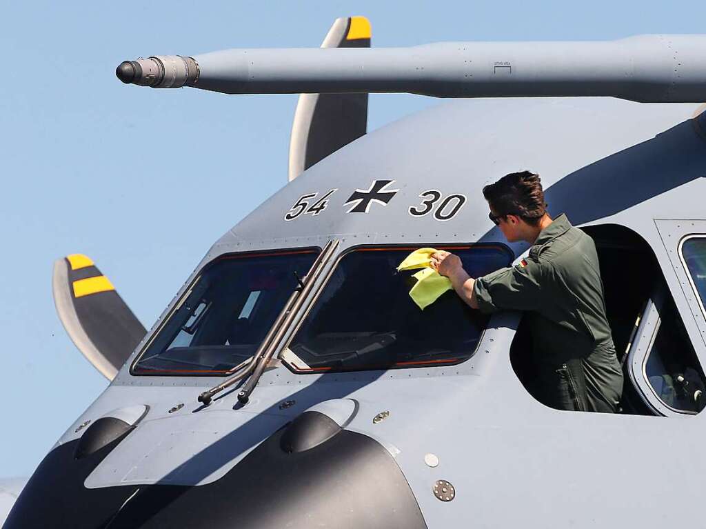 Bei der internationalen Luft- und Raumfahrtausstellung in Berlin dominieren in diesem Jahr militrische Flugzeuge.