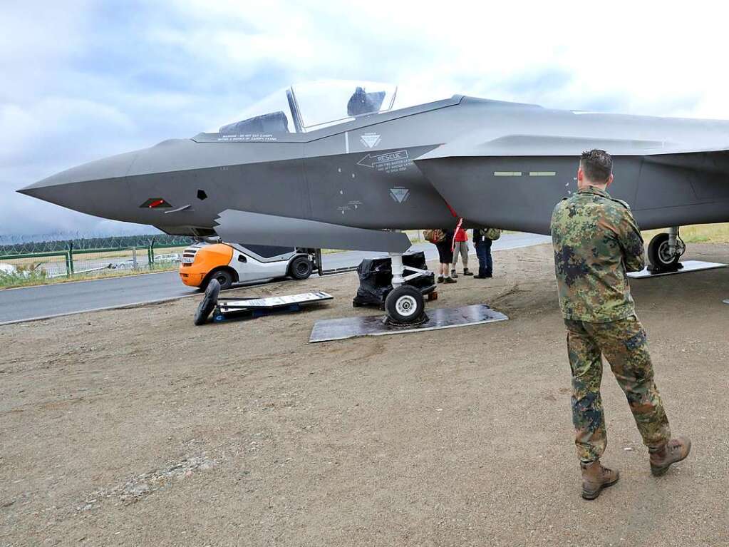 Bei der internationalen Luft- und Raumfahrtausstellung in Berlin dominieren in diesem Jahr militrische Flugzeuge.