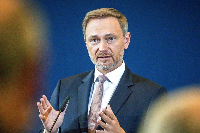 Finanzminister Christian Lindner (FDP) warnte vor langanhaltenden Engpssen.  | Foto: Michael Kappeler (dpa)
