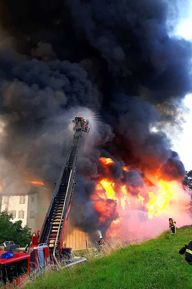 Bei dem Grobrand in Sthlingen-Mauche... sind sieben Menschen verletzt worden.  | Foto: Feuerwehr Bonndorf