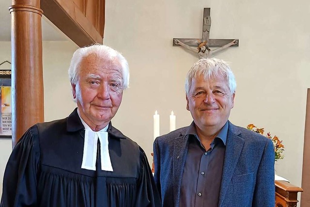 Pfarrer Botho Jenne (rechts) verabschiedete Johannes Narr als Prdikant.  | Foto: privat