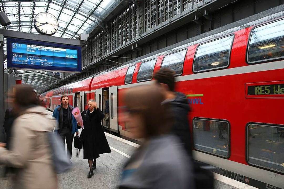 Die Passagierzahl bei der Deutschen Bahn soll sich bis 2030 verdoppeln.  | Foto: Oliver Berg (dpa)