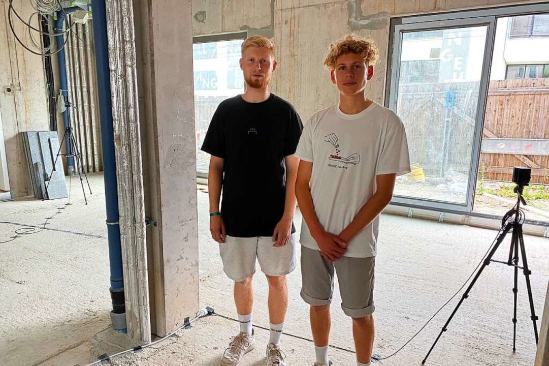Jesko Treiber und Gabriel Langholf im ...ihr veganer Supermarkt entstehen soll.  | Foto: Anika Maldacker