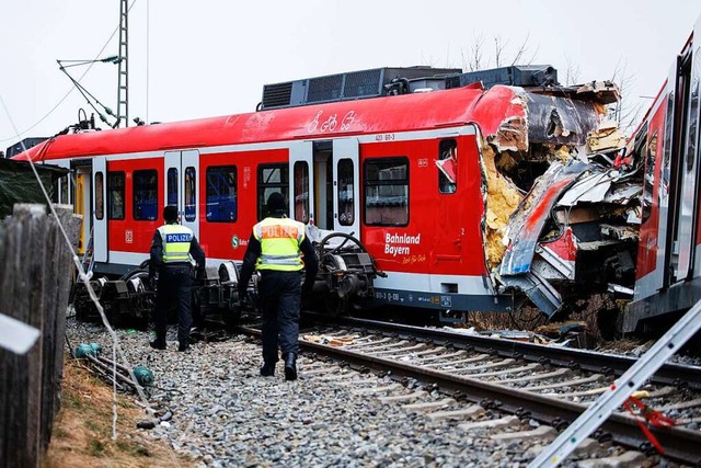 Beim Zusammensto zweier S-Bahnen sdl...ms Leben, 18 Menschen wurden verletzt.  | Foto: Matthias Balk (dpa)
