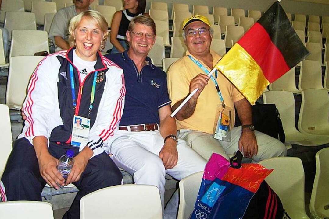 Sportfan: Im Jahr 2004 bei den Olympis...ützt wurde, und Trainer Werner Daniels  | Foto: Christian Kramberg