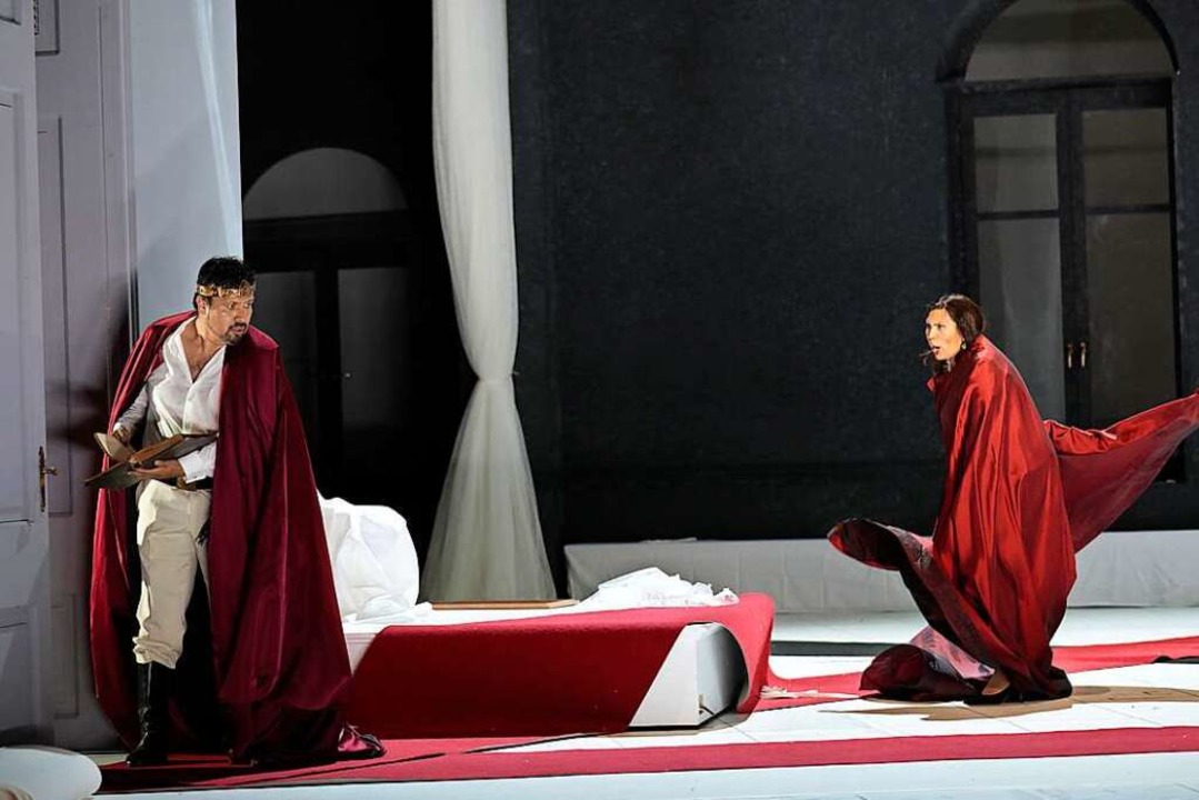 Macbeth (Juan Orozco) und seine machtg... der neuen Freiburger Verdi-Produktion  | Foto: Paul Leclaire