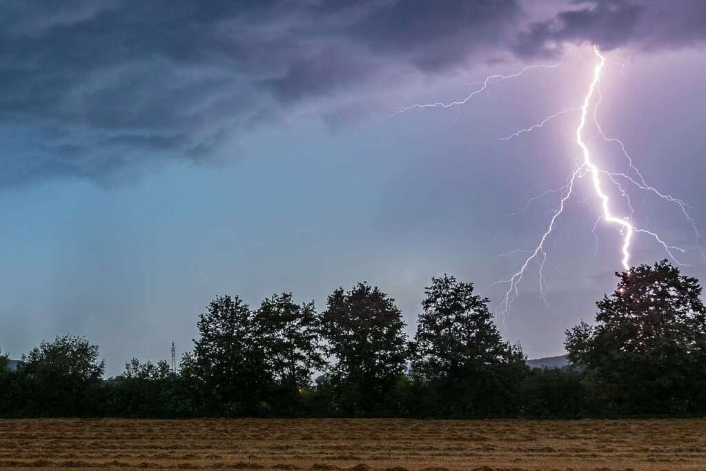 Schwere Gewitter Und Starkregen In Südbaden Erwartet - Freiburg ...