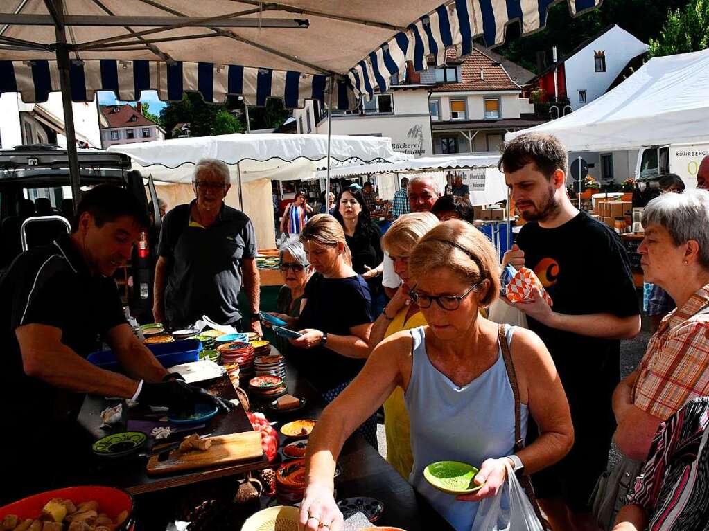 Von einem Stck heimatlicher Kultur sprachen viele Besucher in Bezug auf den Johannimarkt. Sie zeigten sich froh und glcklich darber, dass der Markt wieder stattfinden konnte.