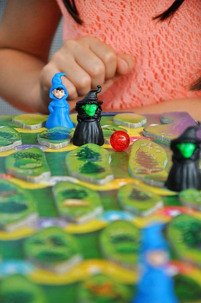 Zauberlehrlinge spielen gegen Hexen  | Foto: Tanja Liebmann-Dcombe