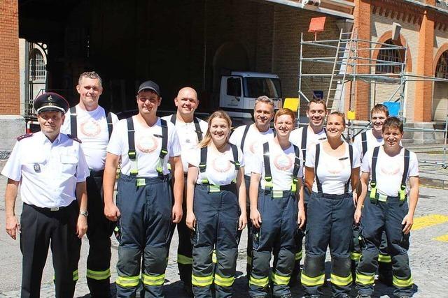 Feuerwehrleute aus dem Kreis Lrrach prfen ihre Leistung in der Schweiz