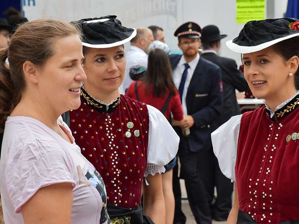 Impressionen des Festsonntags mit Patrozinium und Dorffest