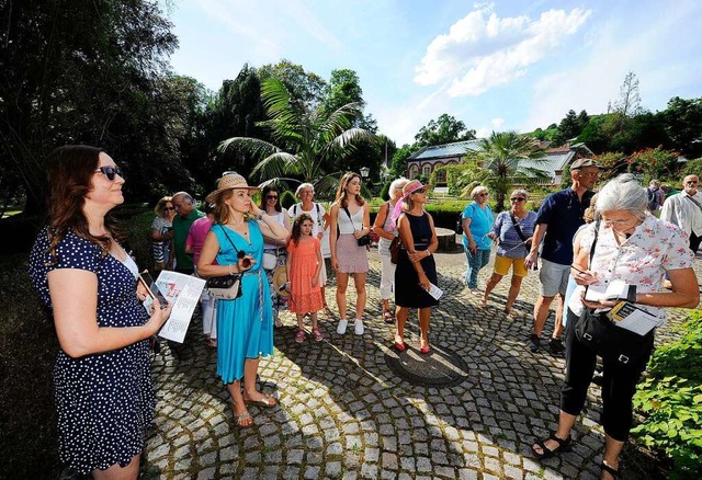 Teilnehmer des ersten Hrspaziergangs im Stadtpark  | Foto: Bettina Schaller