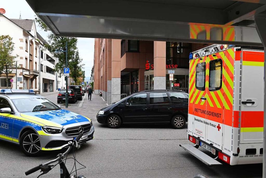 Im Oktober wurde die Sparkasse in Lörr...tmaßliche Täter steht nun vor Gericht.  | Foto: Jonas Hirt