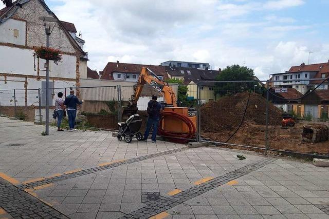 Die Bauarbeiten auf der Teelädele-Brache in Rheinfelden haben begonnen