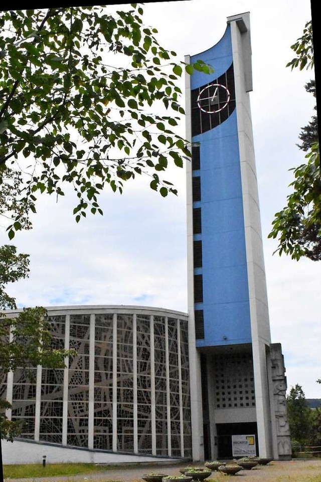 Die Kirchengemeinde hat zurzeit nicht ...rche St. Peter in Lrrach zu sanieren.  | Foto: Thomas Loisl Mink