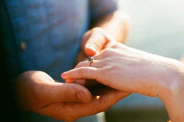Warum mehr Frauen einen Heiratsantrag machen sollten