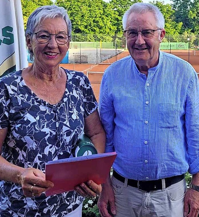 <BZ-FotoAnlauf>TC Herten: </BZ-FotoAnl...er vom Badischen Tennisverband geehrt.  | Foto: Hans-Peter Klassen