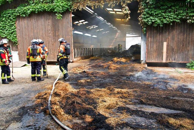 Die Scheune, in der es brannte, wurde auch als Stall genutzt.  | Foto: Einsatz-Report24