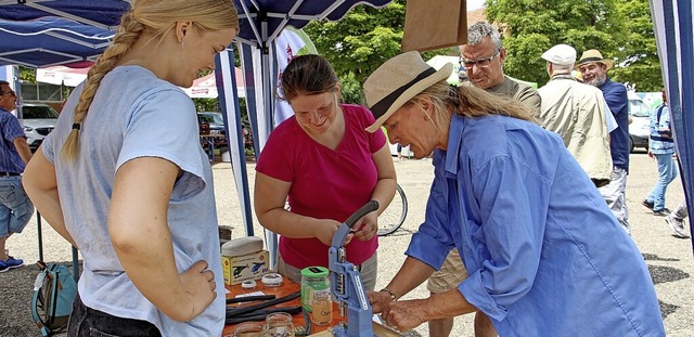 Bis zum Basteln von Schlsselanhngern...reichte das Angebot am Rad-Aktionstag.  | Foto: Ruth Seitz