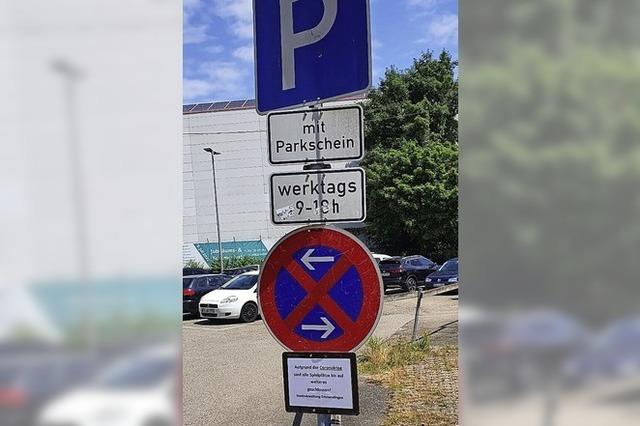 MARKTPLATZ 11: Parkplatz für Kinder gesperrt