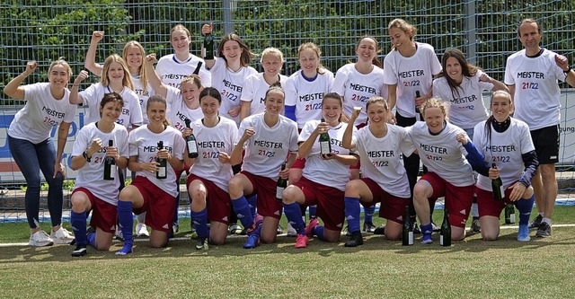 Die Frauenmannschaft des SV Todtnau wu...ierte  den Aufstieg in die Landesliga.  | Foto: privat