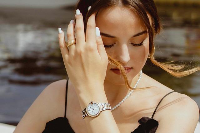 Uhren von Cartier für einen exquisiten Sommer