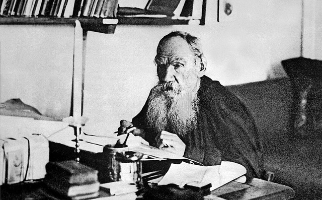 Klassiker bleiben vom Bann ausgenommen: hier Leo Tolstoi (1909)  | Foto: AFP