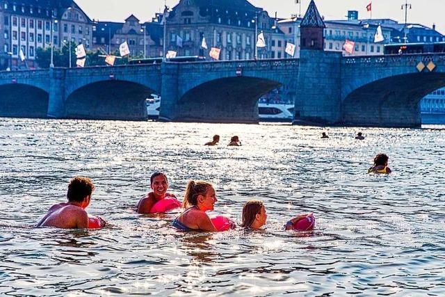 Die Kantonspolizei Basel gibt Tipps fürs Rheinschwimmen