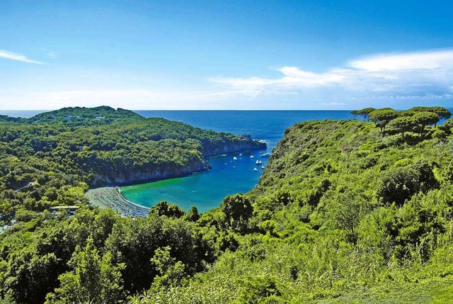 Traumhafte Ausblicke und idyllische Buchten erwarten Sie.  | Foto: DER Touristik Deutschland GmbH