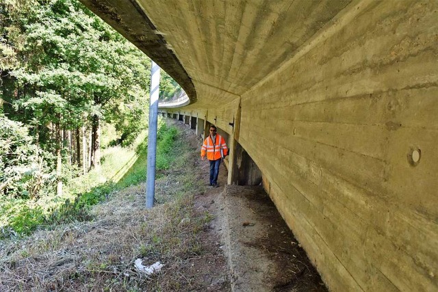 Die Sanierung  der 400 Meter langen St...gt Projektleiter Christian Grutschnig.  | Foto: Thomas Biniossek