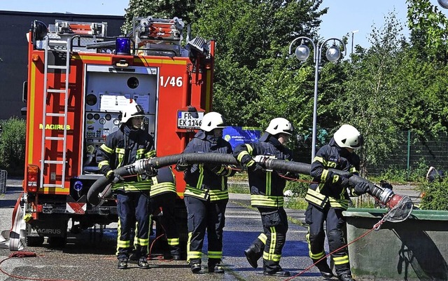 Zahlreiche Mannschaften der Feuerwehre... zum Feuerwehrleistungsabzeichen  ab.   | Foto: Volker Mnch