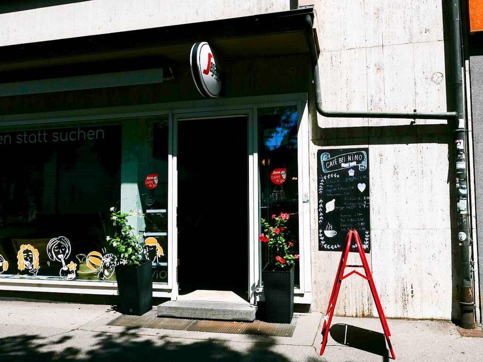 Von auen wirkt das Caf zunchst unsc...se fr traditionell georgisches Essen!  | Foto: Rebecca Bieling