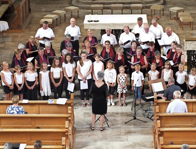 Die Kirchenmuse, die Gste aus Moldau...Kirchenchor St. Jakobus kamen gut an.   | Foto: Rudi Rest