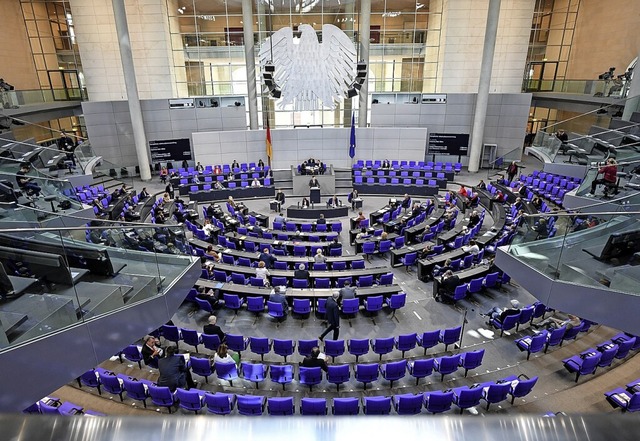 Der Bundestag soll kleiner werden &#8211; ber den Weg  wird gestritten.  | Foto: Britta Pedersen (dpa)