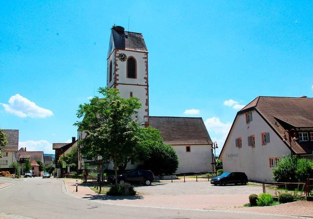 Kirche und Rathaus sind das Zentrum der Festmeile.  | Foto: Reinhard Cremer