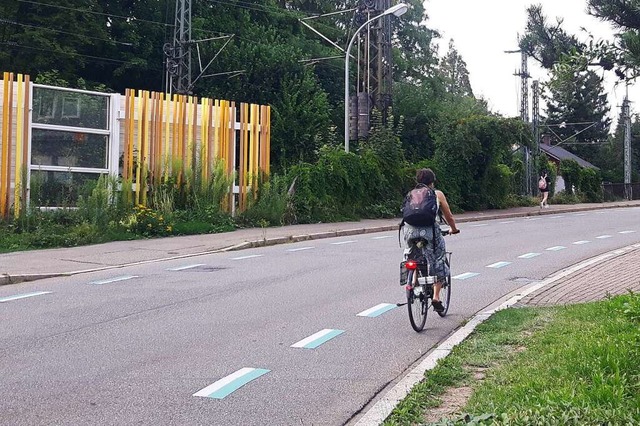 Rechts von der bestehenden Schutzwand ...Eiserne Hand, denn es fehlt ein Stck.  | Foto: Hubert Rderer