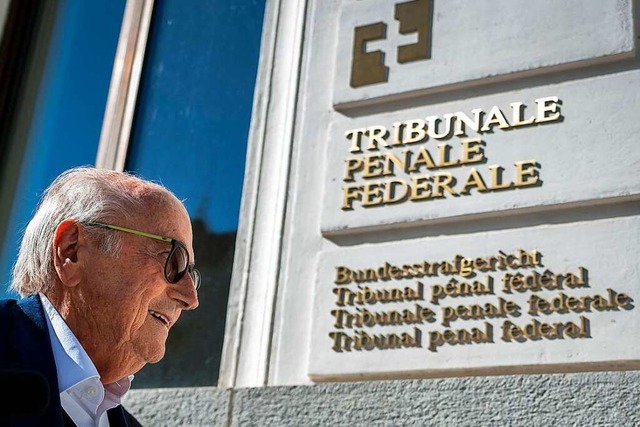 Ex-Fifa-Prsident Joseph Blatter vor d...eizer Bundesstrafgericht in Bellinzona  | Foto: FABRICE COFFRINI (AFP)
