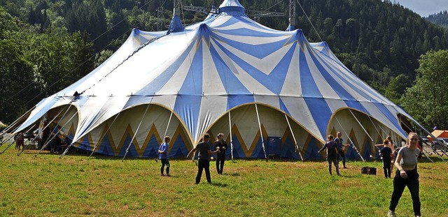 <BZ-FotoAnlauf>Grundschule Schnau:</B...lauf> Der Zirkus gastierte in Schnau.  | Foto: Schule