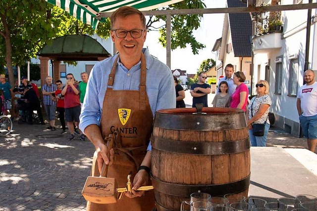 Den Fassanstich bernahm dieses Jahr Ralf Brndle.  | Foto: Volker Mnch