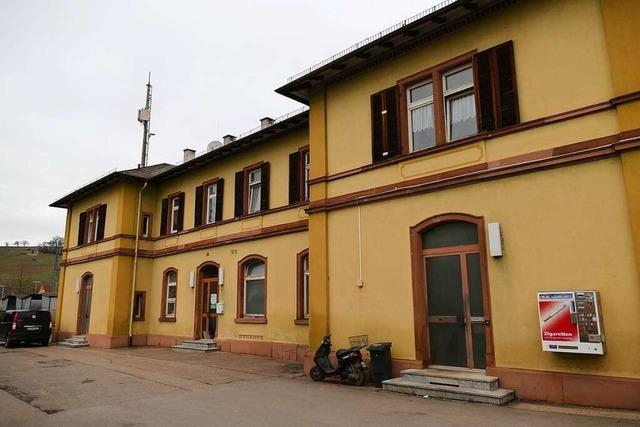 Der Bahnhof in Efringen-Kirchen steht wieder zum Verkauf