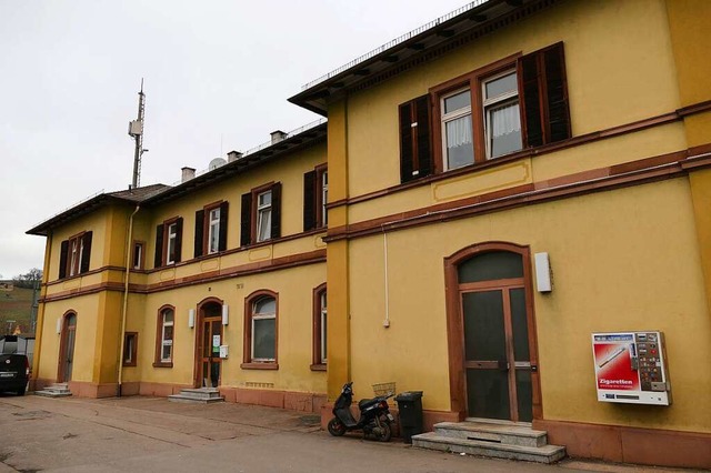 Der frhere Bahnhof Efringen-Kirchen soll erneut verkauft werden.  | Foto: Victoria Langelott