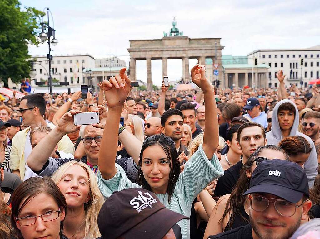 Der Umzug ist nicht nur als politische Demonstration angemeldet, sondern verfolgt auch ein kulturelles Ziel unter dem Motto Together Again.