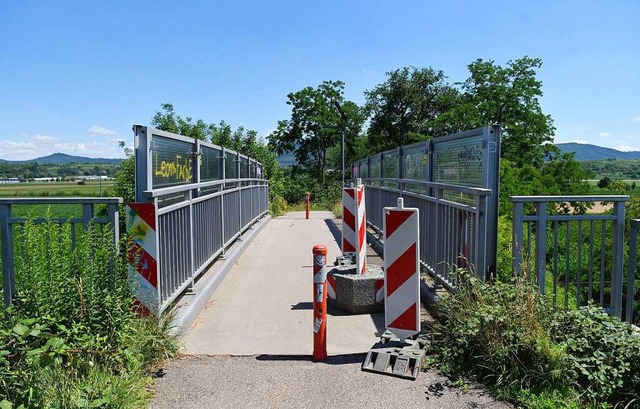 Weil Autofahrer sogar die Poller demon... Betonklotz her, um Autos zu stoppen.   | Foto: Wolfgang Knstle