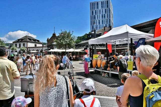 Die Ritmo Jazz Group sorgte am Sonntag auf dem Bahnhofsplatz fr Stimmung.   | Foto: Barbara Ruda