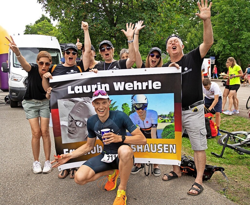 Laurin Wehrle (vorne) mit einigen seiner  Fans  | Foto: Wolfgang Scheu